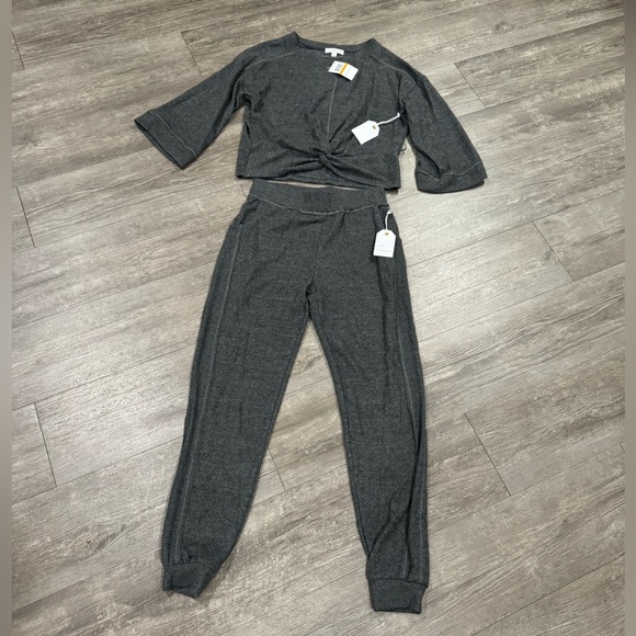 SOLD ❤️COCO + JAIMESON beautiful set 🩶 - Picture 2 of 10